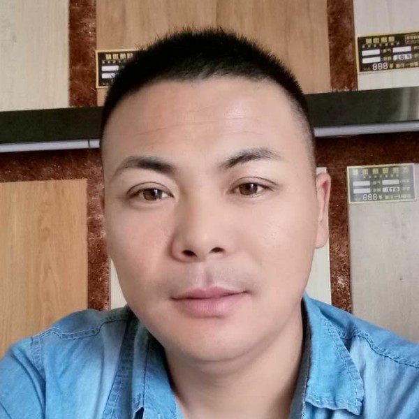 迷人帅哥的照片