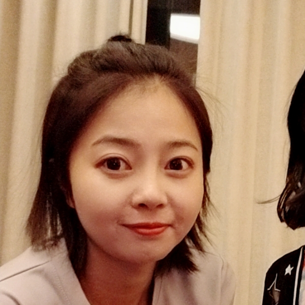 嗯呐，的照片