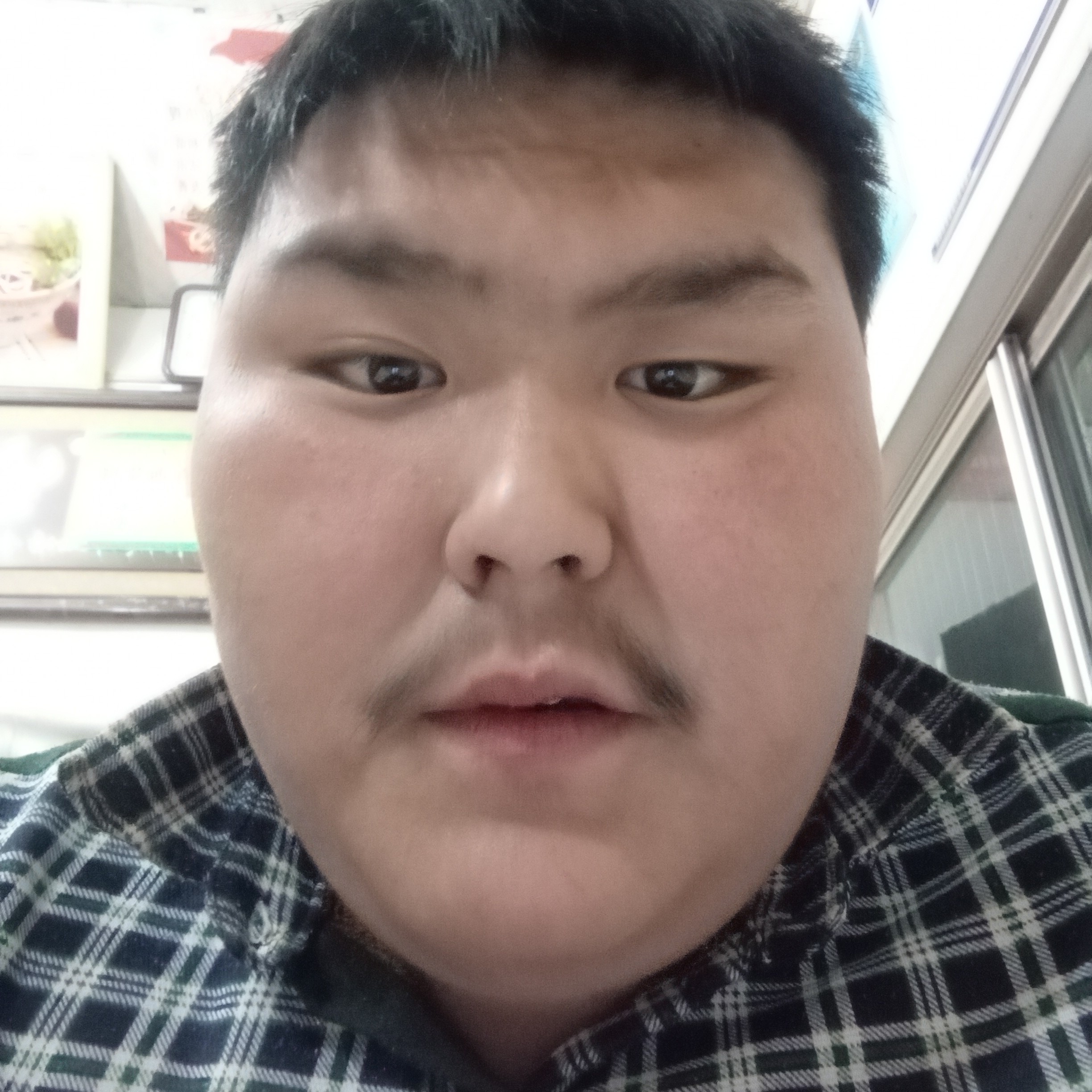 无垠方春华的照片