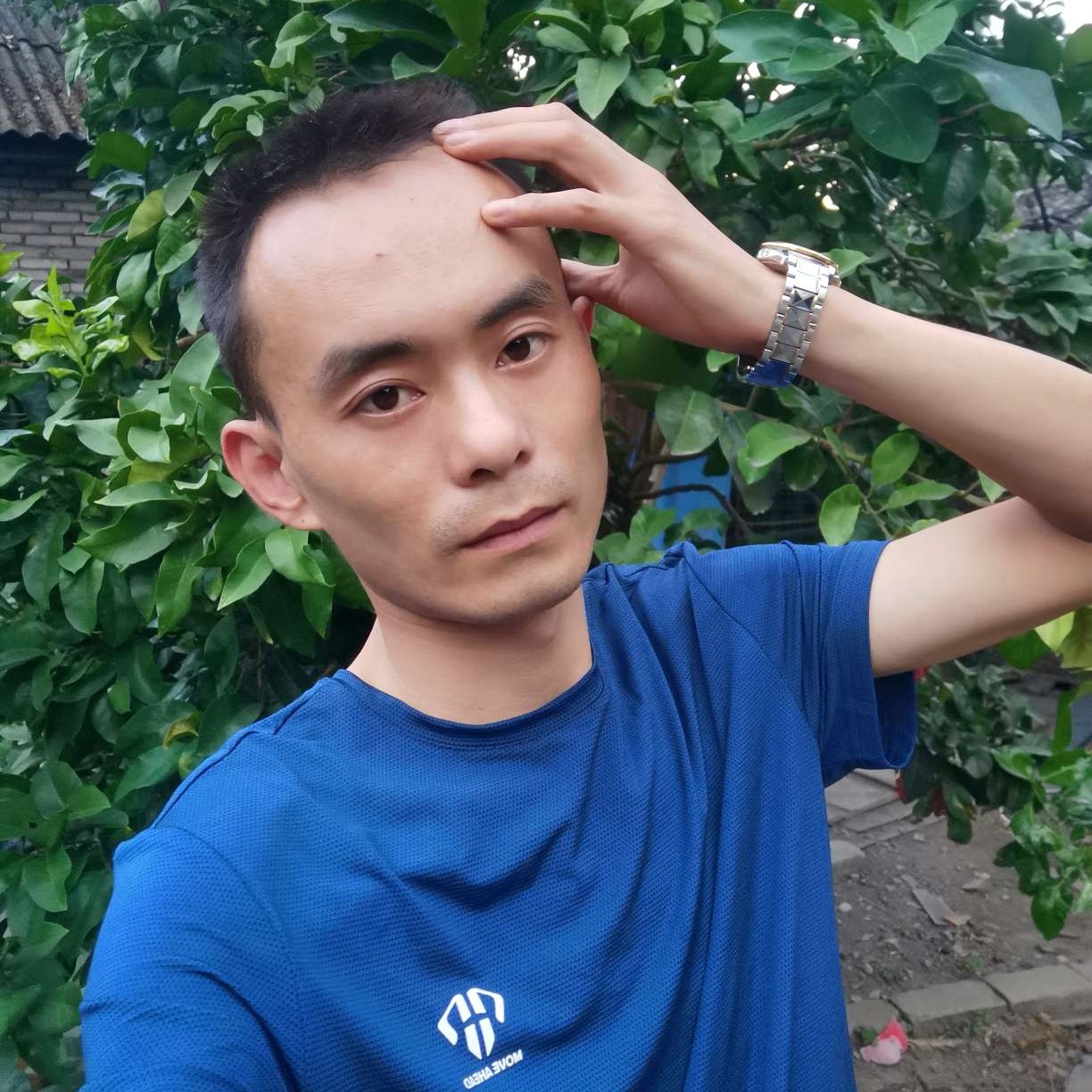 大白拿无语的照片