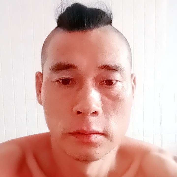 流影回首饱满的照片