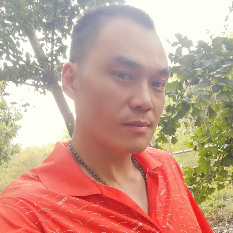 爱我，就抱着我的照片