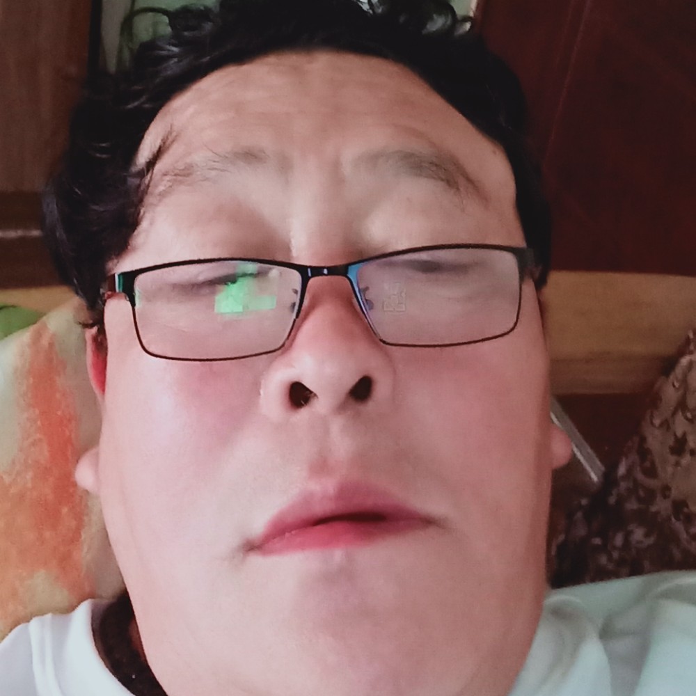 秋天蹙眉妩媚的照片