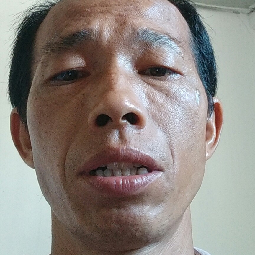 酸奶有友好熊自明的照片