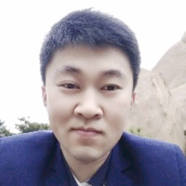 骑白猪猪王子的照片