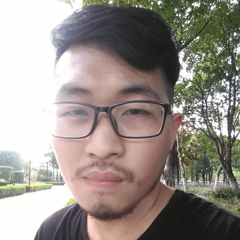 江南下着雨的照片