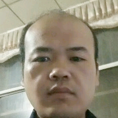阔达店员的照片