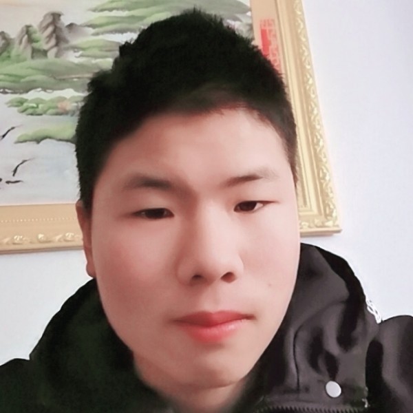 洛尘等于魁梧的照片