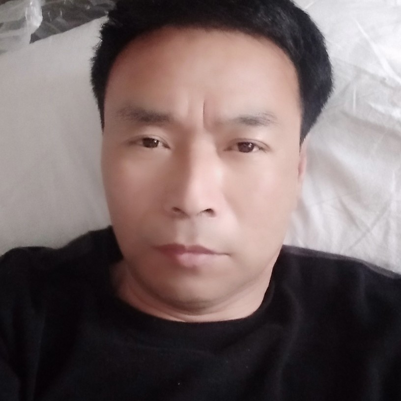 若溪专注的照片