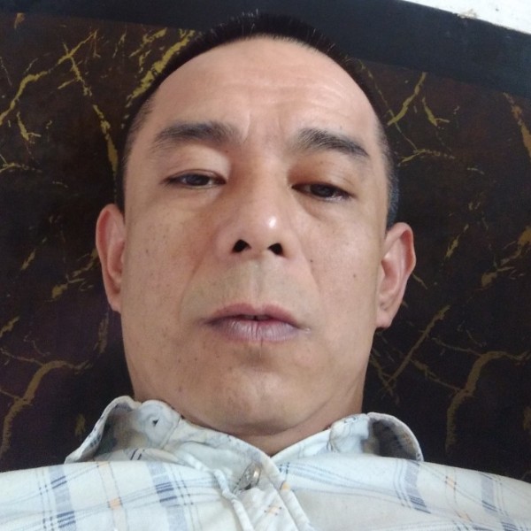 端庄爱晨曦的照片