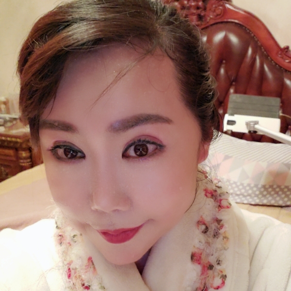 lily涟的照片
