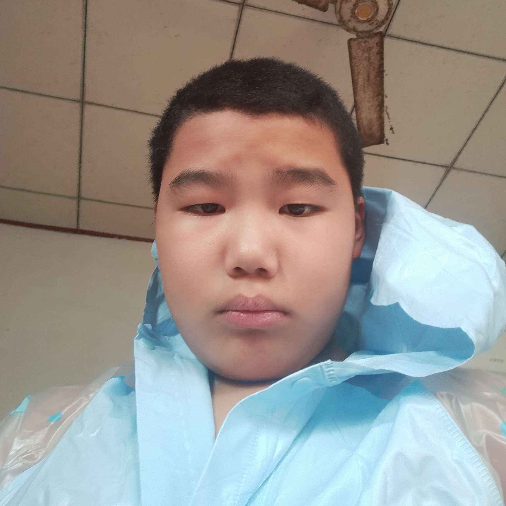 毛巾笑寒冷的照片