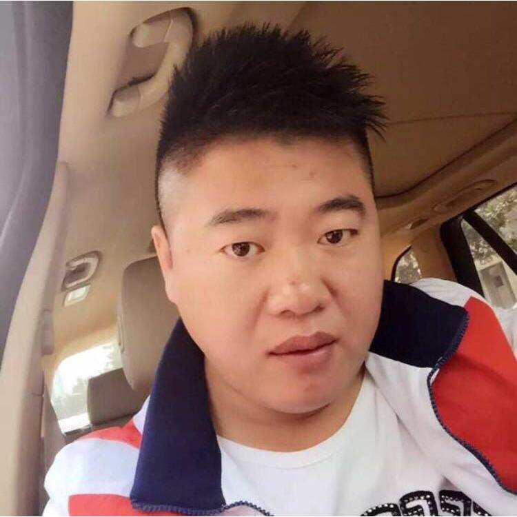 飞哥英雄的照片