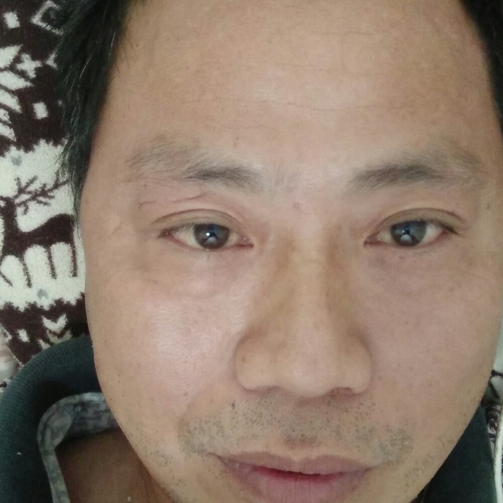 亲妮色的照片