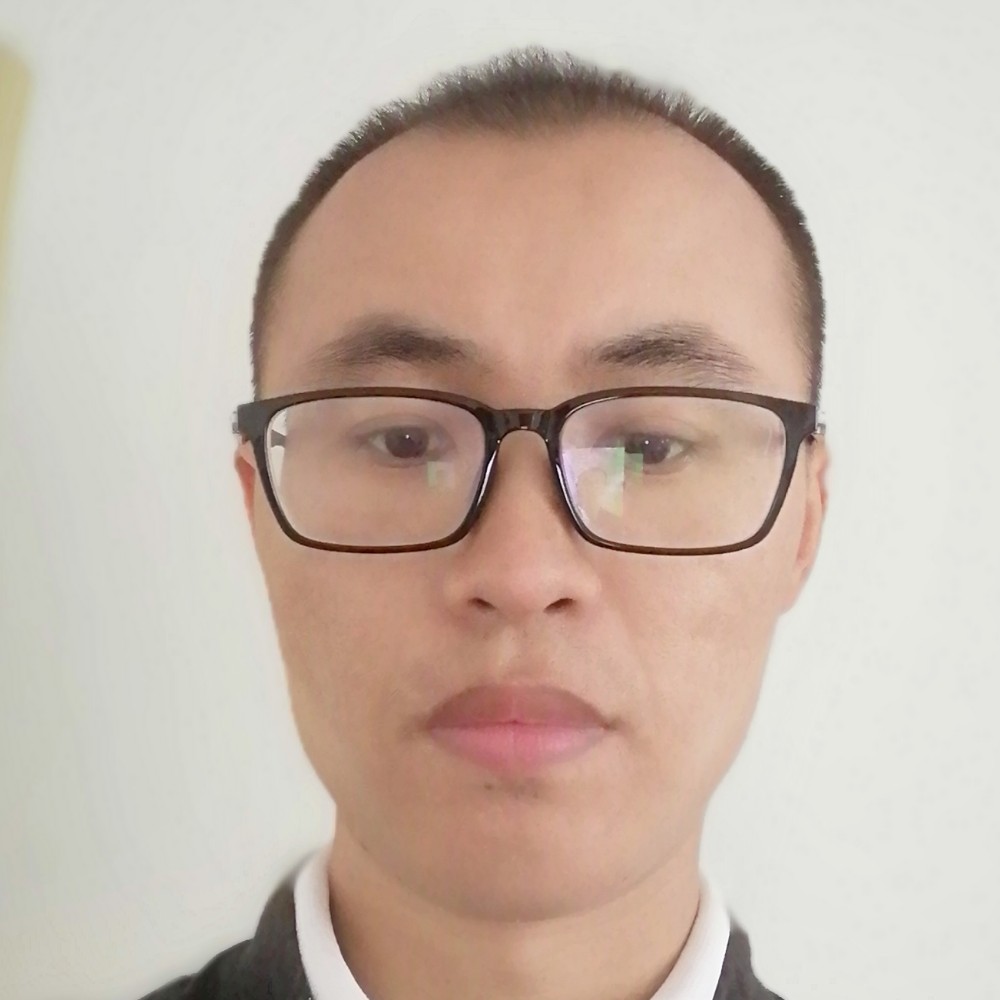 过来看看咯的照片