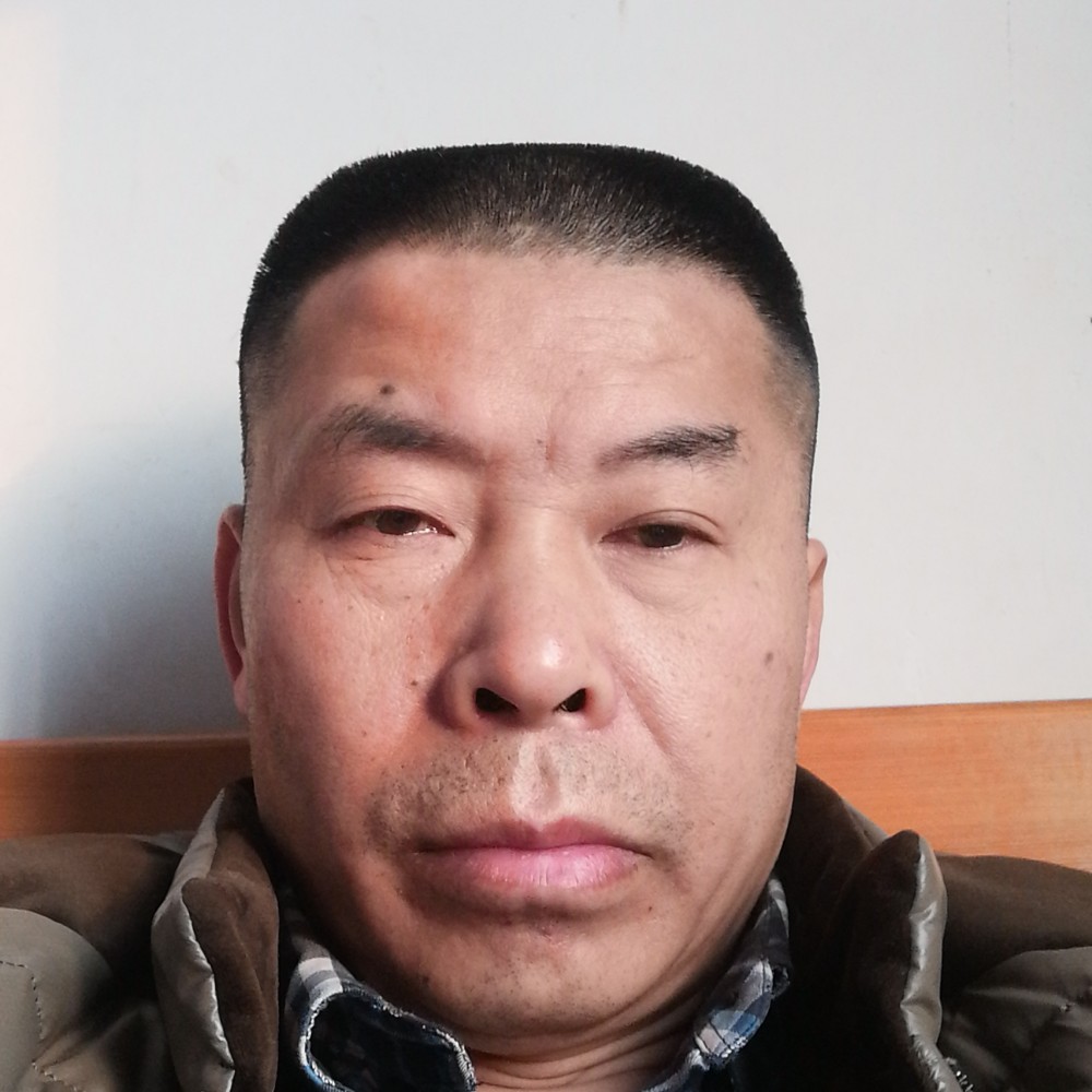 热心爱香水的照片