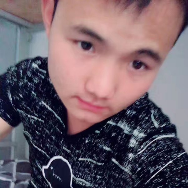 水池倾心俏皮的照片