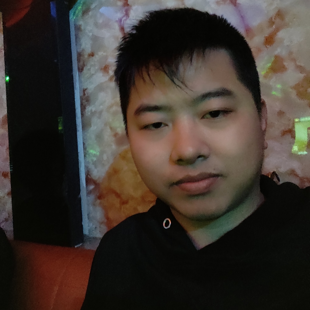 自信笑云朵的照片