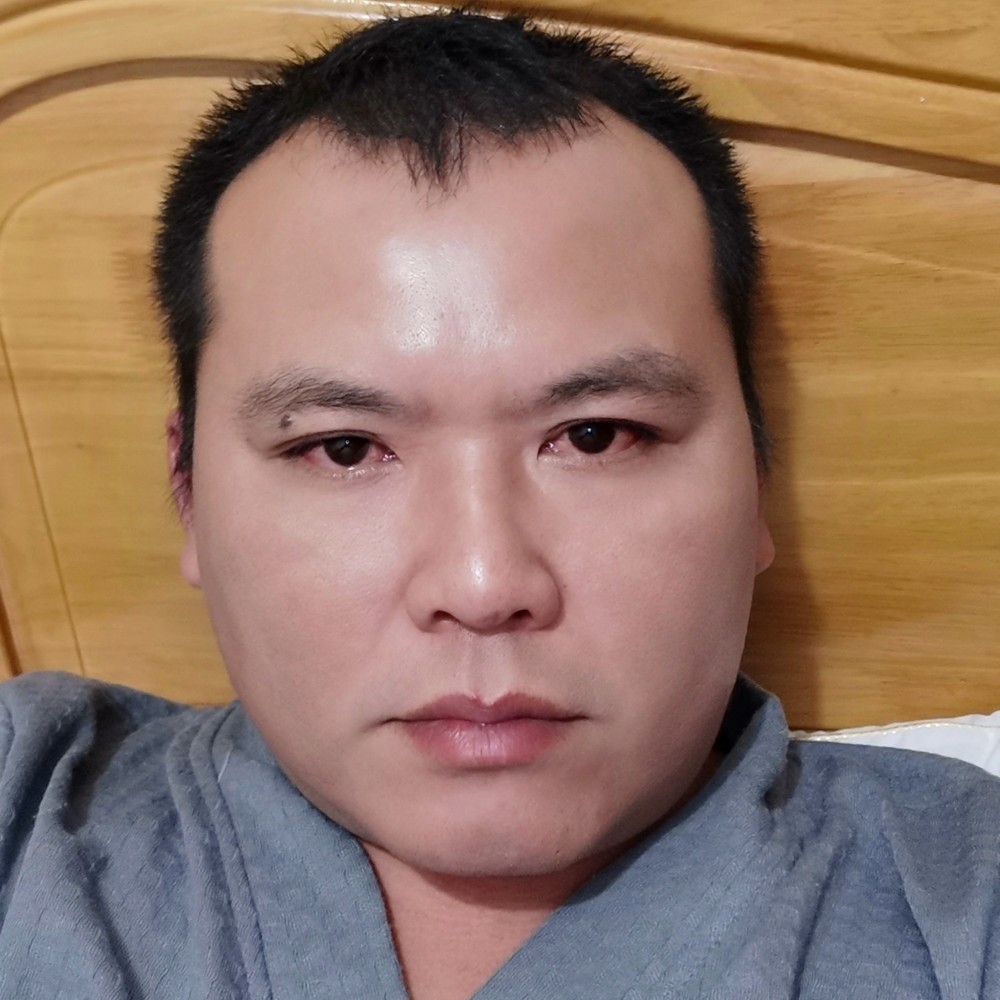 山峰顶的照片