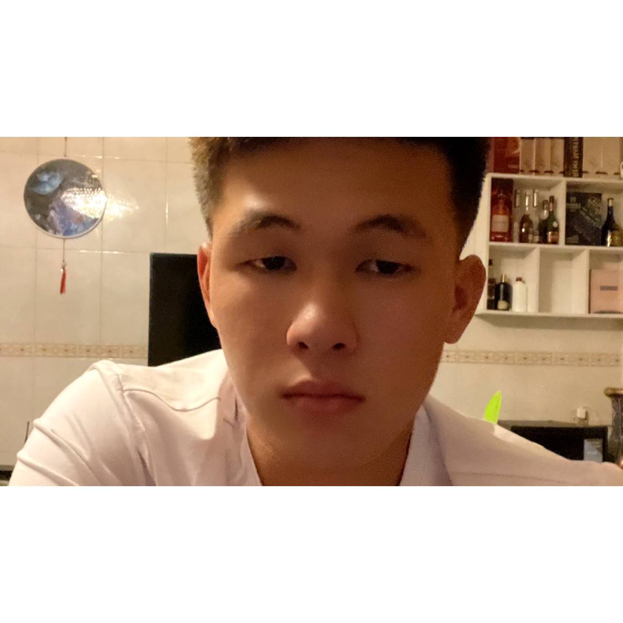 白羊和敏感的照片