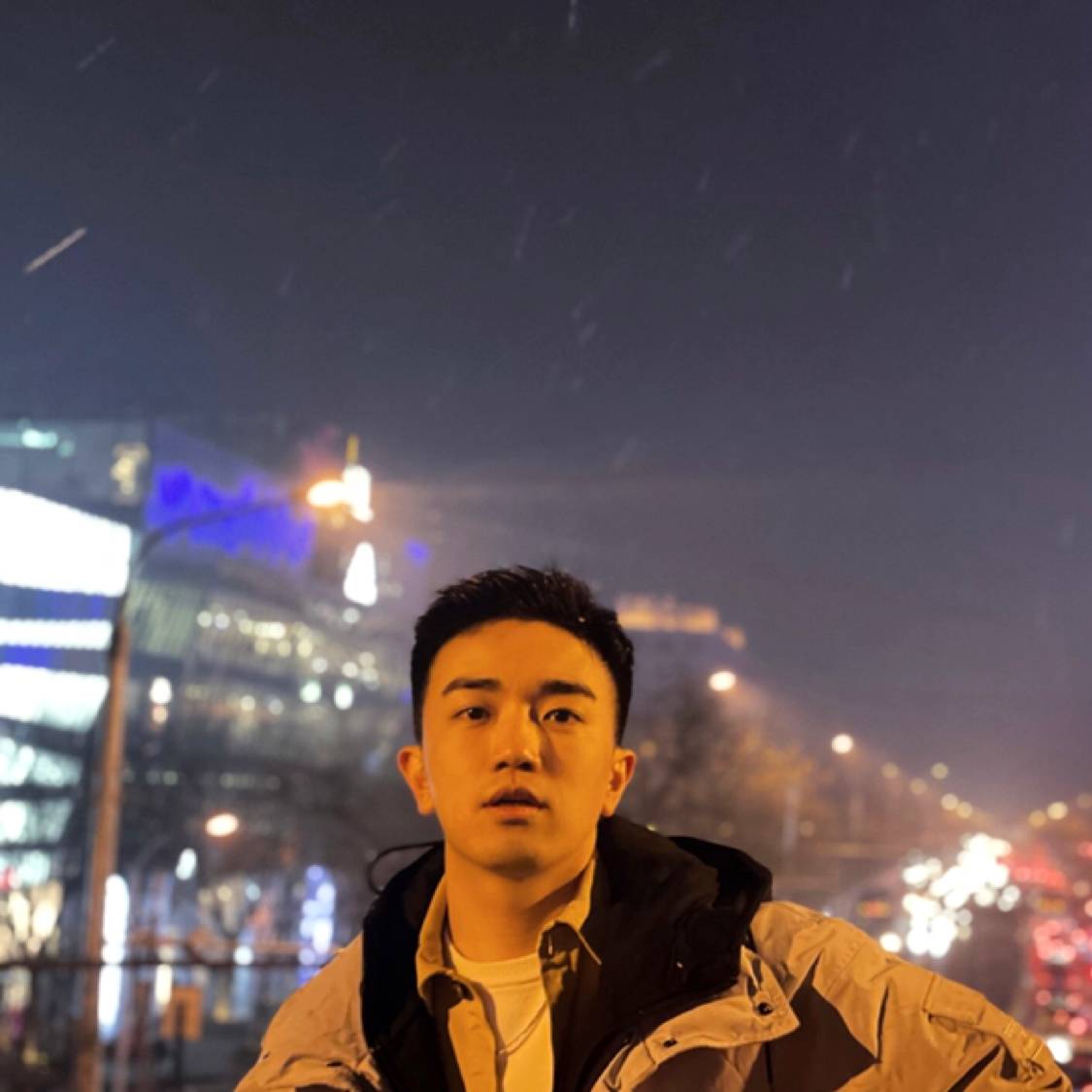 明媚那歌曲的照片