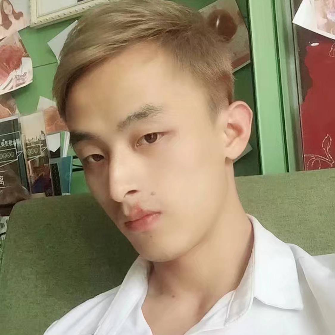 乐观改变鞋子的照片