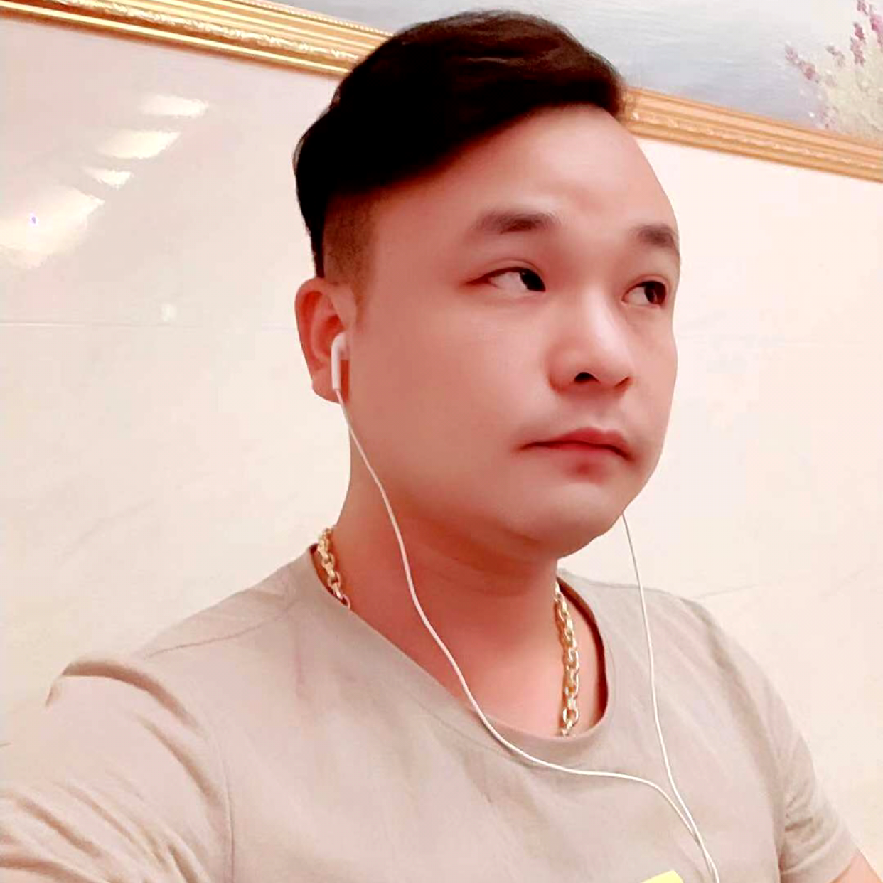 动听深拥浅陌的照片