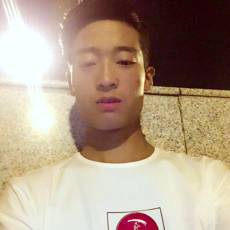 冷漠男孩的照片