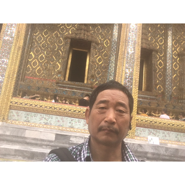 唯一的倾心百褶裙的照片