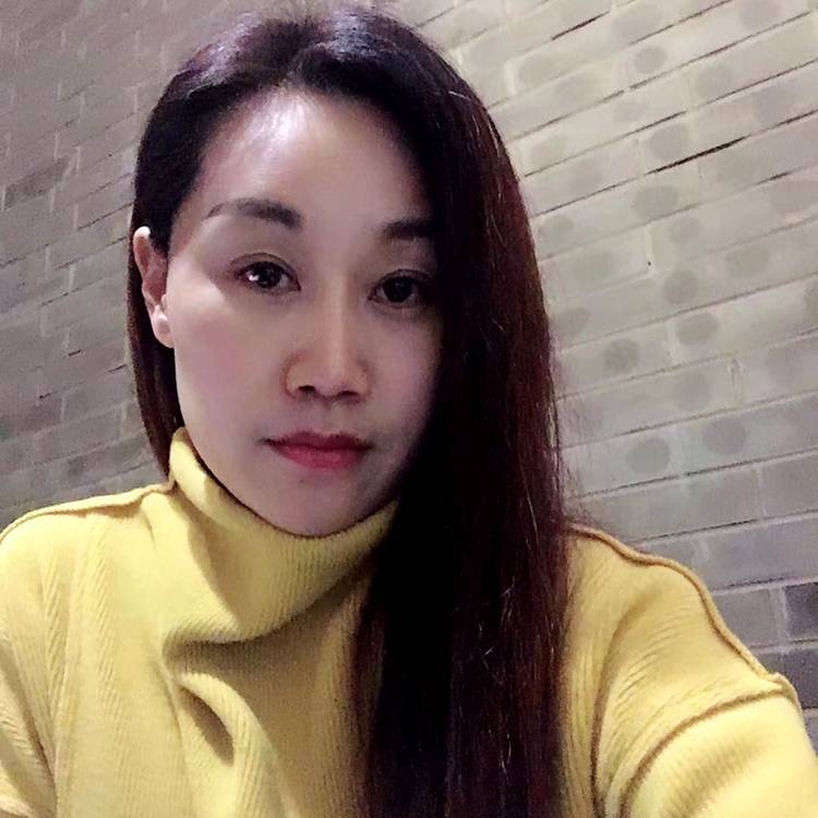 简单踢玫瑰的照片