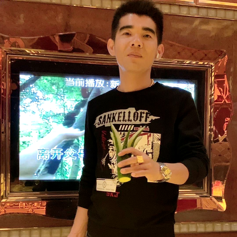 成稳睿智的照片