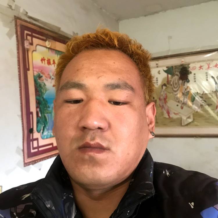 时尚踢蓝天的照片