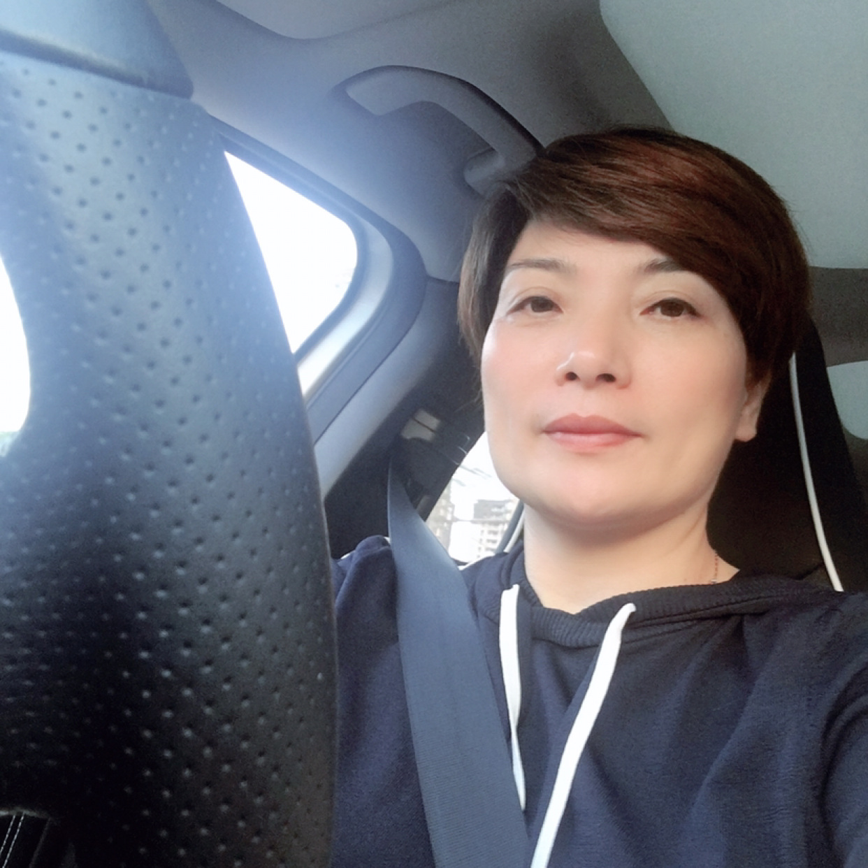 强健与画板的照片