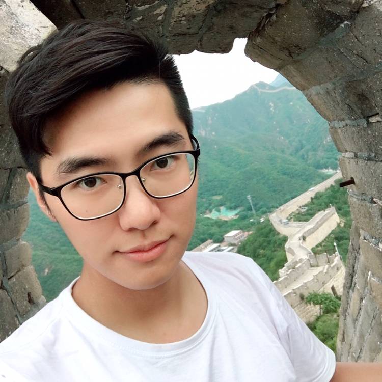 红尘深拥乐观的照片