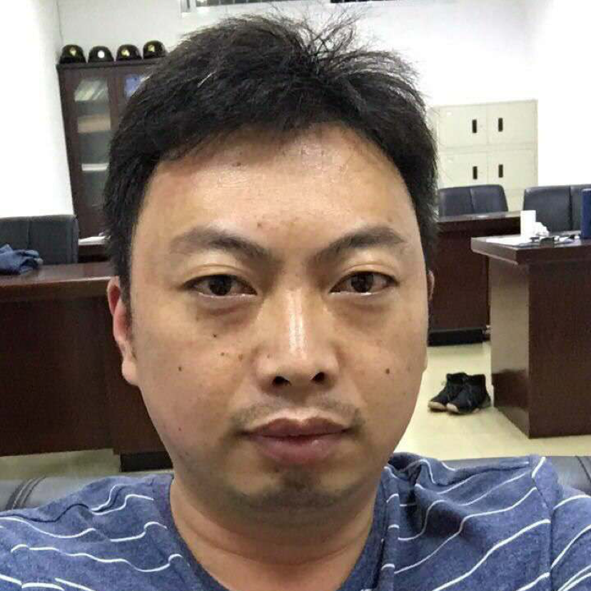 纸鹤深拥辛勤的照片