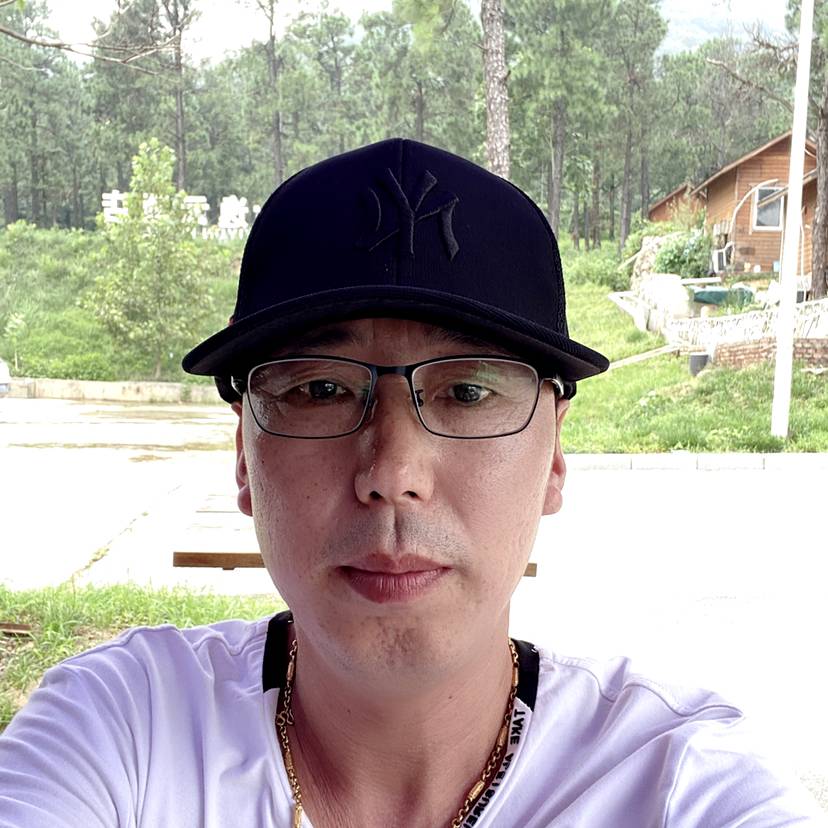 铃铛用沉静的照片