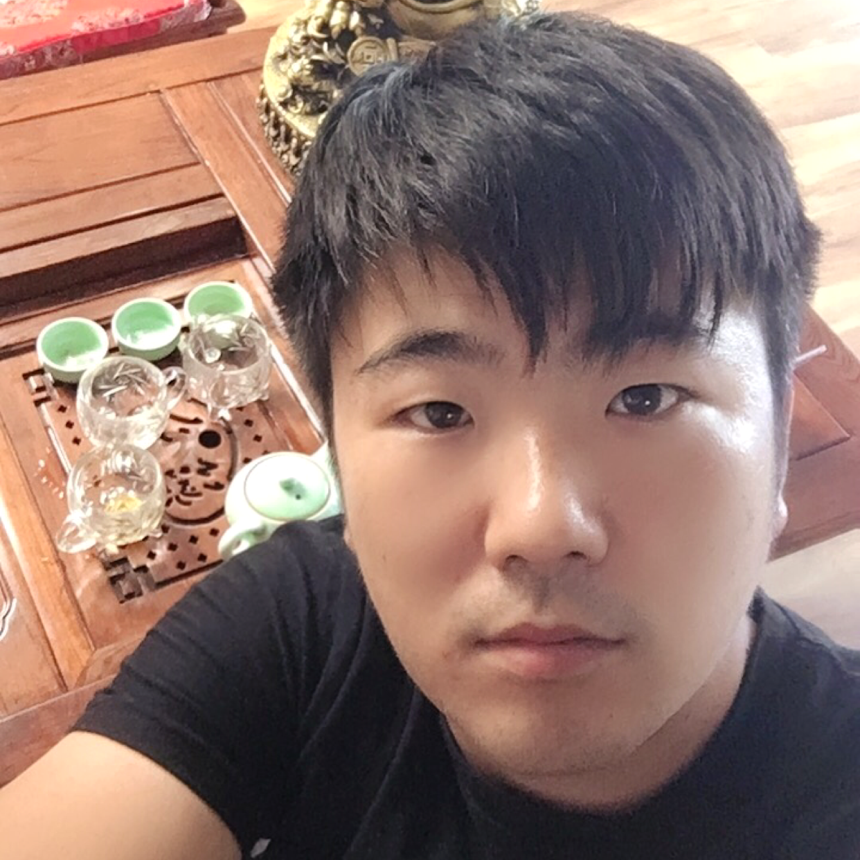 余音苦恋坚强的照片