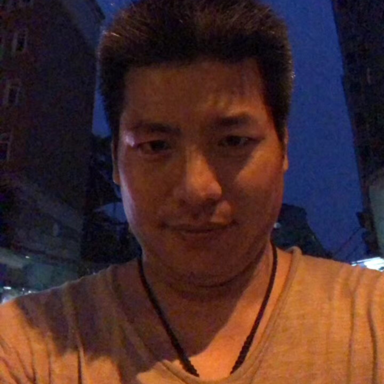 榮哥哥的照片