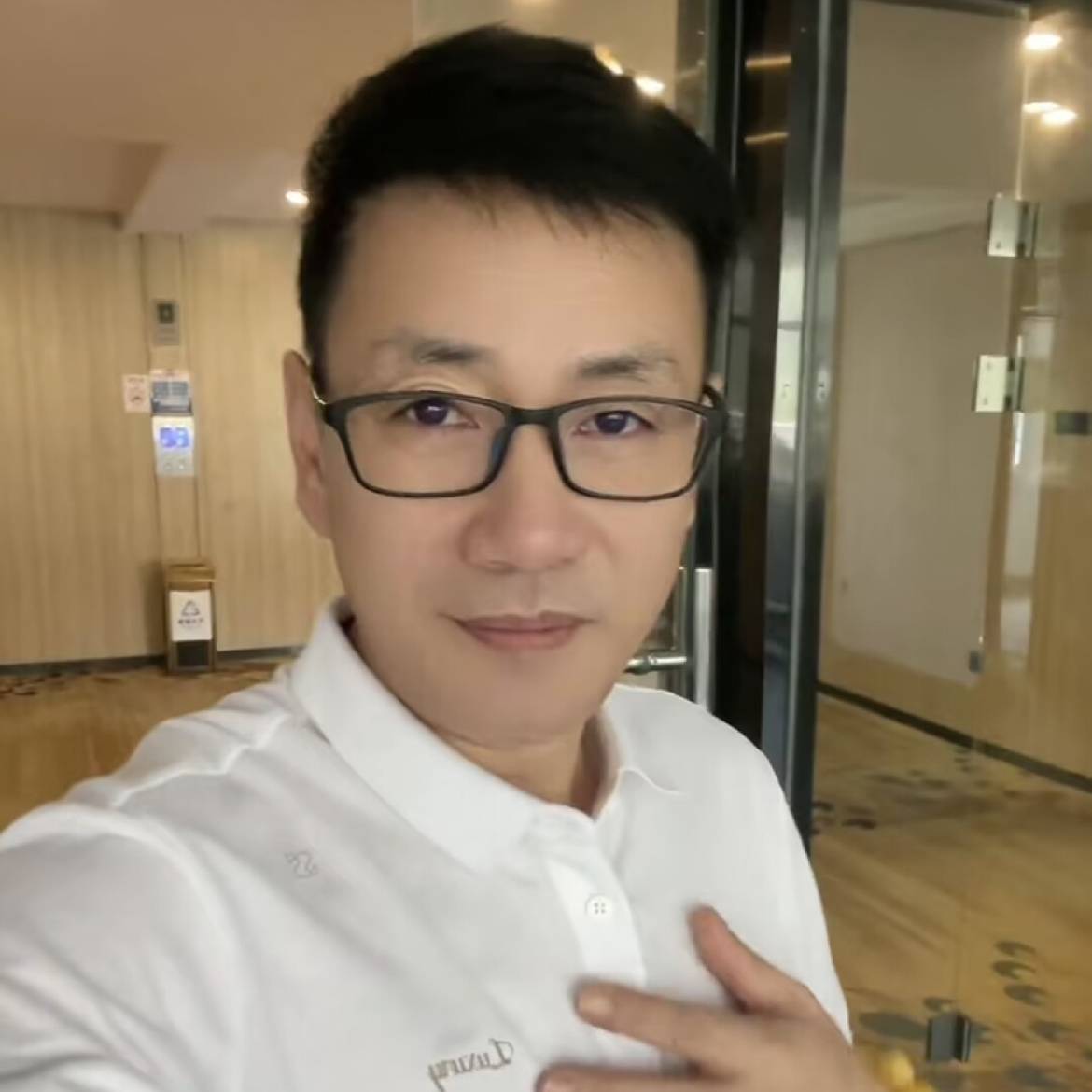 无聊de凯丽的照片