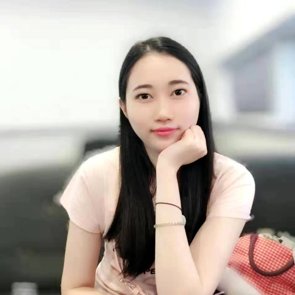 小巧笑惊鸿的照片