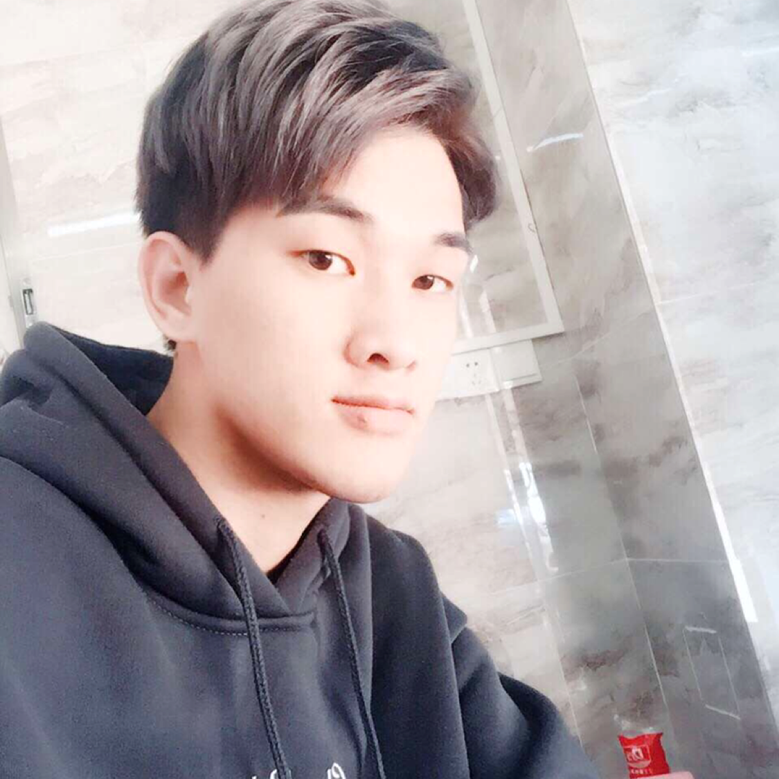 开朗小周的照片