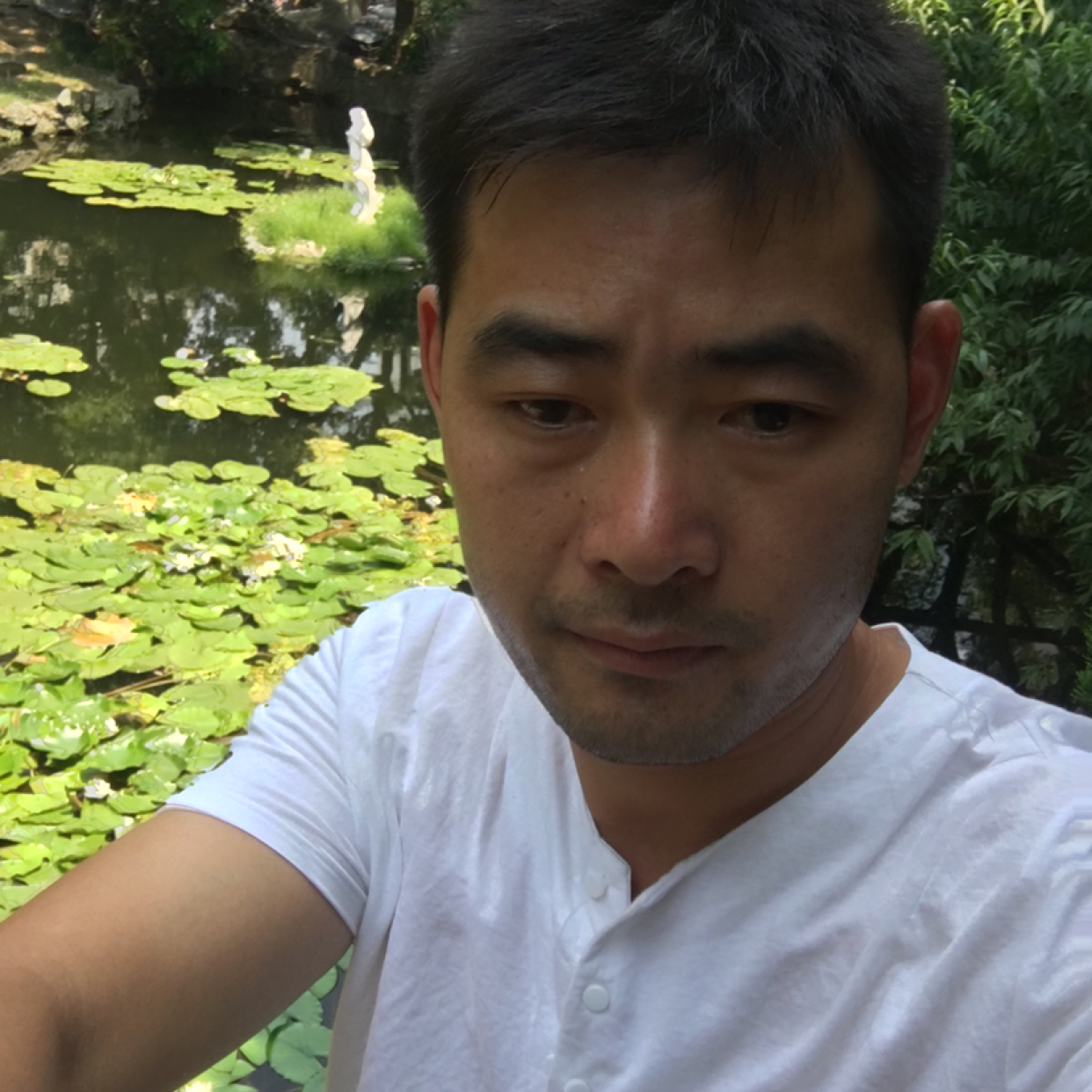 手链翩飞的照片