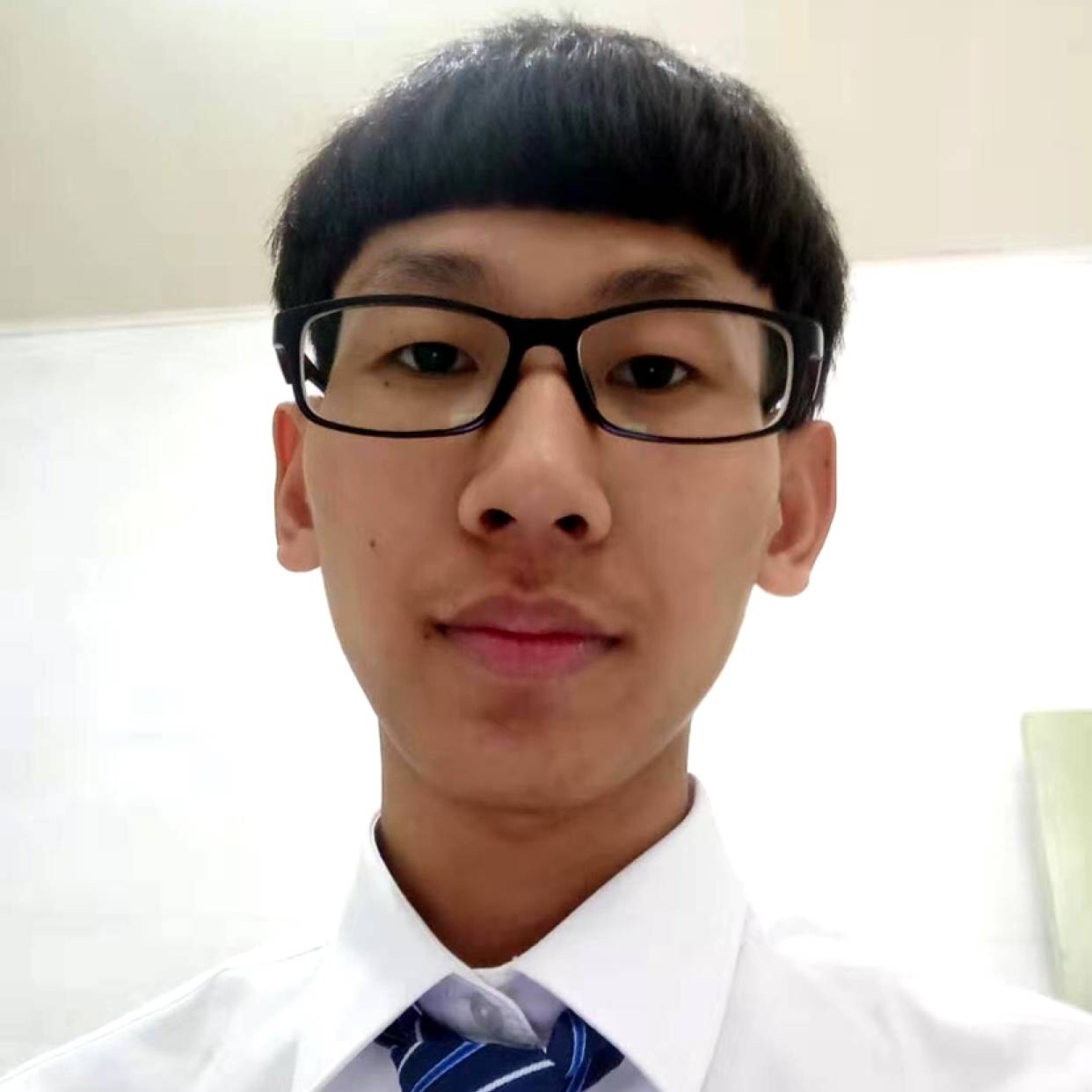 落拓吃醋小懒虫的照片
