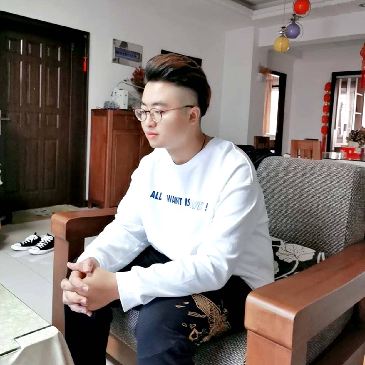温暖挽手蜗牛的照片