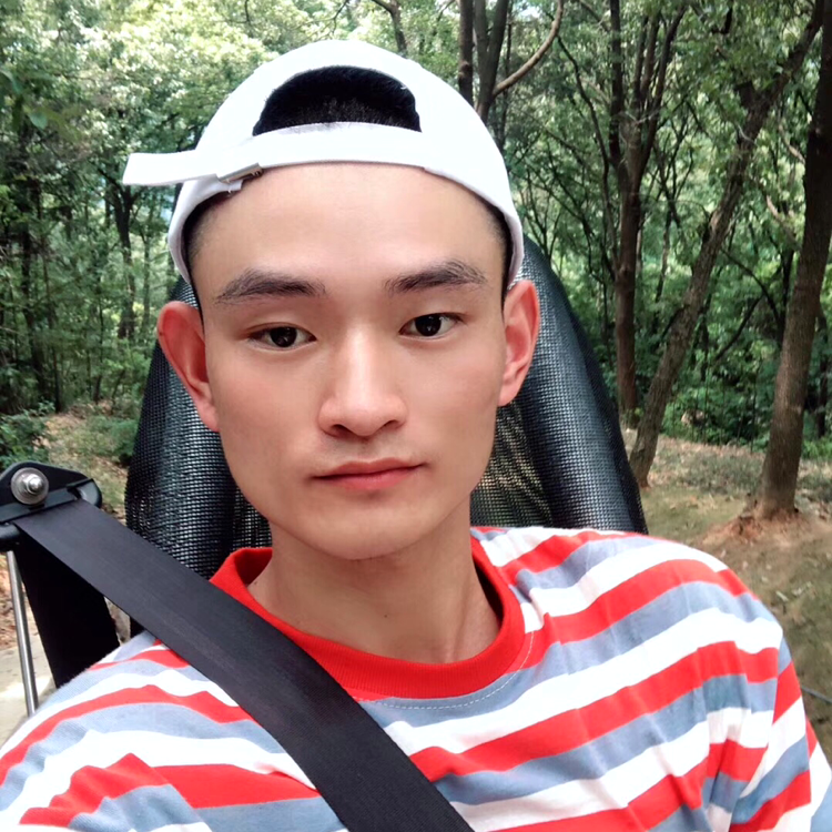 萌叔有腹肌的照片