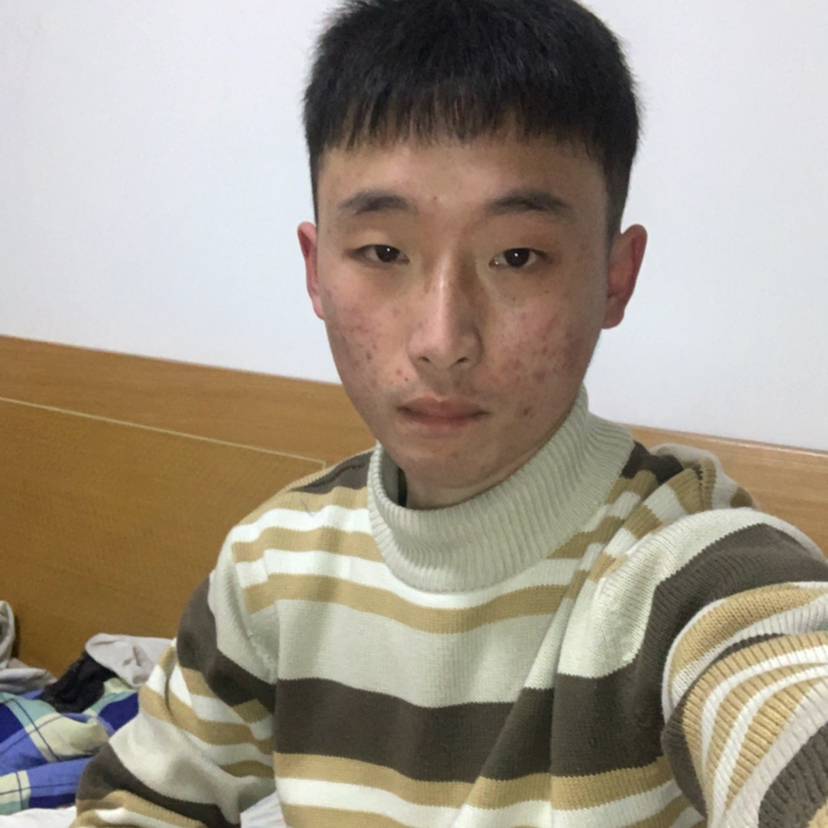 背后深拥冬天的照片