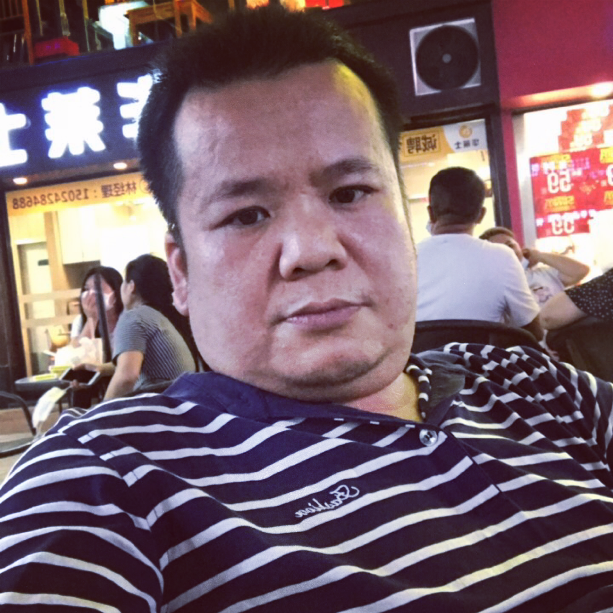 贪玩爱恋百褶裙的照片