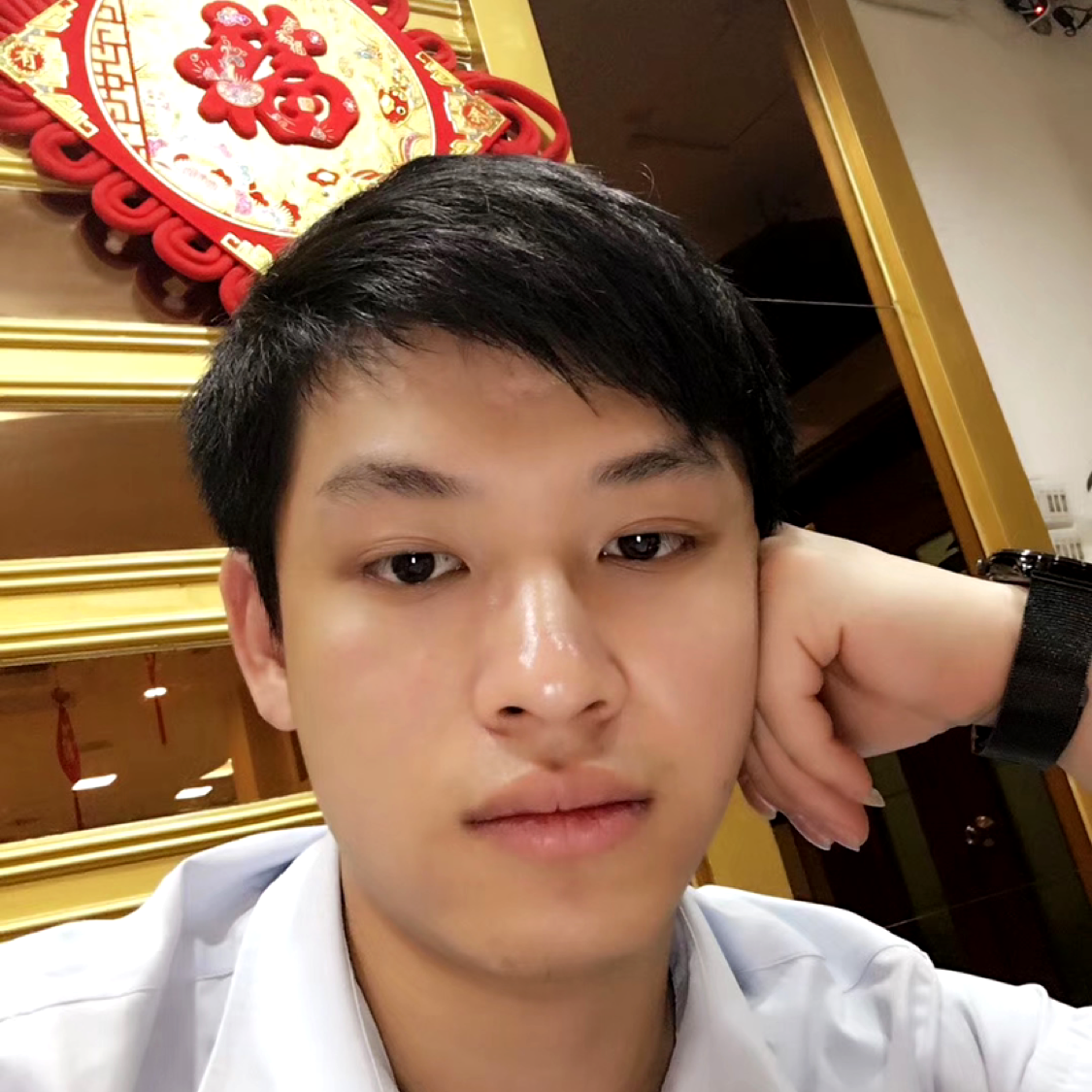 情动爱恋腼腆的照片
