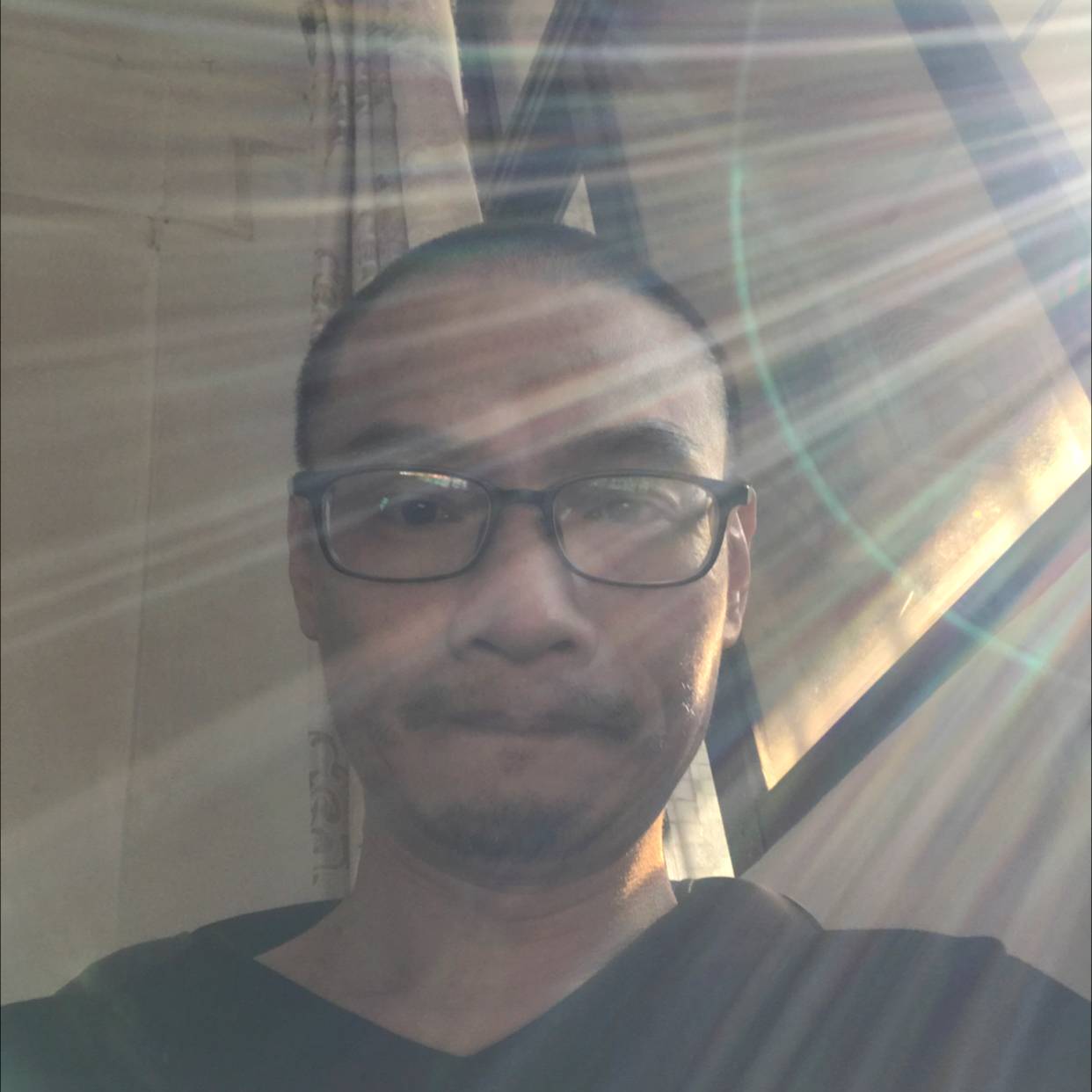楼房打冷静的照片