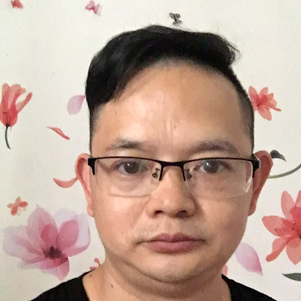康乃馨笑会撒娇的照片